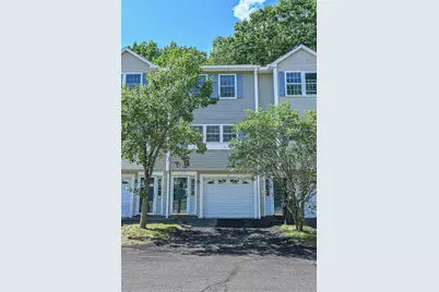 1029 S Mammoth Road #20, Manchester, NH 03109 - Photo 2