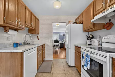 32 Bartemus Trail, Nashua, NH 03063 - Photo 6