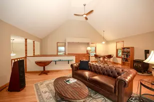 8 Raelynn Dr, Derry, NH 03038 - Photo 4