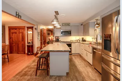 8 Raelynn Drive, Derry, NH 03038 - Photo 6