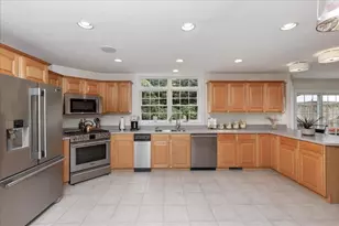1049 Bridge St, Pelham, NH 03076 - Photo 18
