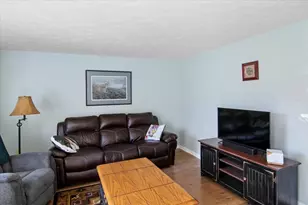 26 Eastmeadow Way, Manchester, NH 03109 - Photo 4