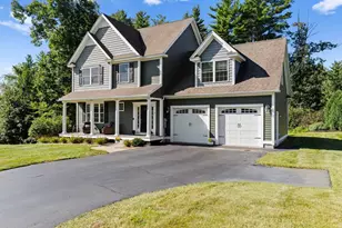 21 Colt Ln, Epping, NH 03042 - Photo 2