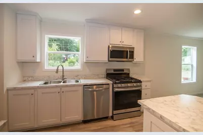 9 Cartwright Drive, Londonderry, NH 03053 - Photo 2