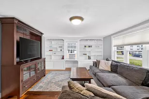 205 Coolidge Dr, Portsmouth, NH 03801 - Photo 4