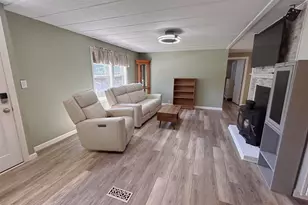 25 Third St, Barrington, NH 03825 - Photo 4