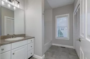 562 Nashua St, Seabrook, NH 03874 - Photo 36