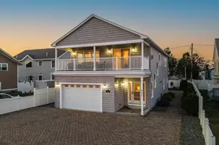 562 Nashua St, Seabrook, NH 03874 - Photo 1
