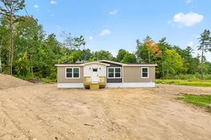 9 Loring Ave, Farmington, NH 03835 - Photo 2