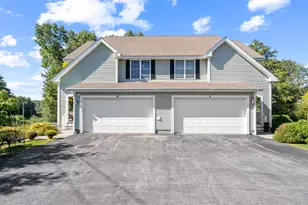 10 Blossom Ln, Stratham, NH 03885 - Photo 2