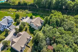 10 Blossom Ln, Stratham, NH 03885 - Photo 10
