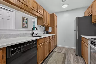 690 S Porter Street #17, Manchester, NH 03103 - Photo 8