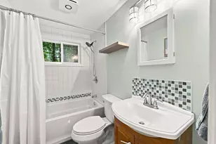 35 Pelham Rd, Hudson, NH 03051 - Photo 20