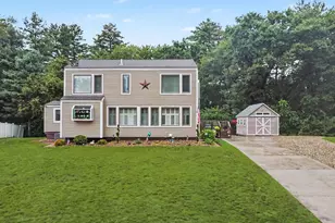 36 St Laurent Dr, Hudson, NH 03051 - Photo 2