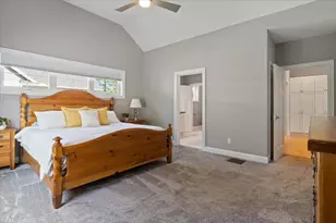 24 Red Barn Dr, Dover, NH 03820 - Photo 18
