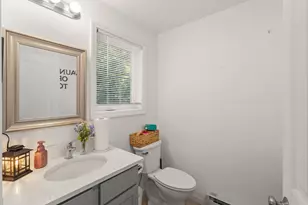 10 Norway Plains Rd, Rochester, NH 03868 - Photo 8