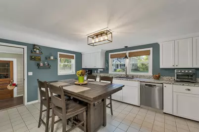 7 Pleasant Street, Merrimack, NH 03054 - Photo 10