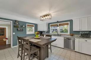 7 Pleasant St, Merrimack, NH 03054 - Photo 10