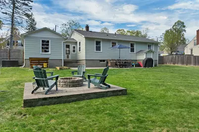 7 Pleasant Street, Merrimack, NH 03054 - Photo 4