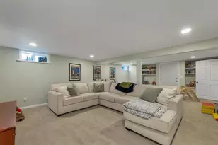 7 Pleasant St, Merrimack, NH 03054 - Photo 28