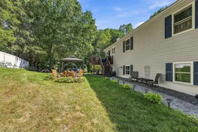 7 Bancroft Road, Londonderry, NH 03053 - Photo 24