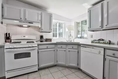8 Aberdeen Drive, Stratham, NH 03885 - Photo 6