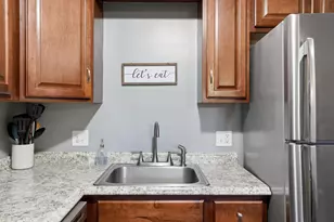 108 Elmwood Dr, Hudson, NH 03051 - Photo 14