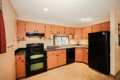 105 Coburn Woods Drive, Nashua, NH 03063 - Photo 10