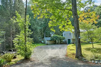 33 Gale Village Road, Newton, NH 03858 - Photo 2
