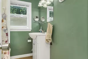 33 Gale Village Rd, Newton, NH 03858 - Photo 36