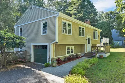 33 Gale Village Road, Newton, NH 03858 - Photo 1