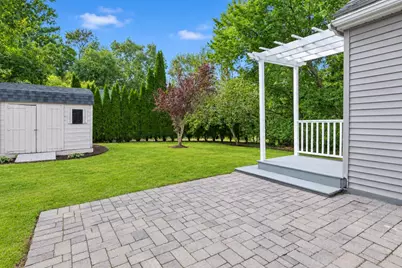 39 Hillside Avenue, Derry, NH 03038 - Photo 2