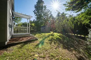 39 Hillside Ave, Derry, NH 03038 - Photo 14