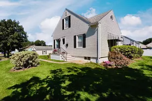 11 Victor Ave, Nashua, NH 03060 - Photo 4