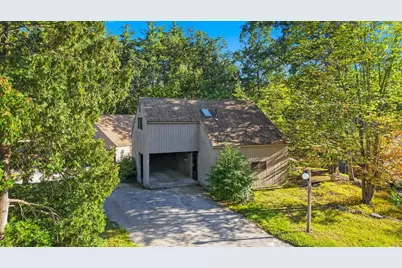 144 Coburn Woods Drive, Nashua, NH 03063 - Photo 2
