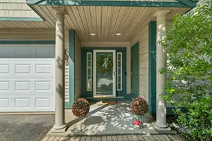 28 Deborah Ln, Dover, NH 03820 - Photo 2