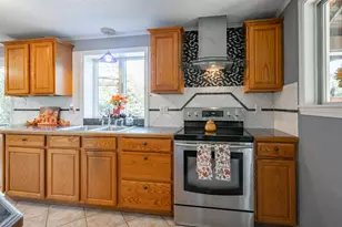 62 Clement Rd, Hudson, NH 03051 - Photo 8