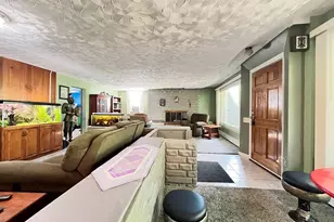 855 Bridge St, Manchester, NH 03104 - Photo 2