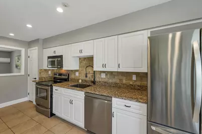 15 Williamsburg Circle #B, Laconia, NH 03246 - Photo 4