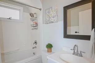 145 Knowlton St, Manchester, NH 03103 - Photo 12
