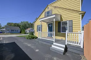 145 Knowlton St, Manchester, NH 03103 - Photo 2