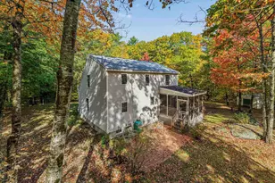 9 Perry Rd, Deerfield, NH 03037 - Photo 4