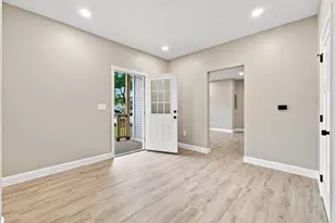 747 Beech St, Manchester, NH 03104 - Photo 4
