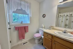 11 Hawthorne Cir, Somersworth, NH 03878 - Photo 22