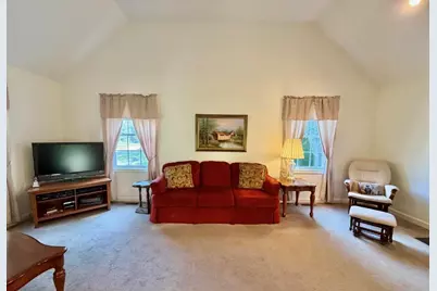 11 Hawthorne Circle, Somersworth, NH 03878 - Photo 10