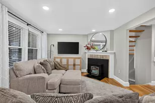 28 Stacey Cir, Windham, NH 03087 - Photo 8