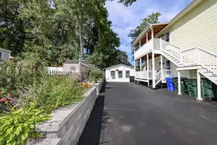 424 Gold St, Manchester, NH 03103 - Photo 2
