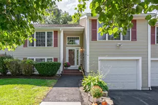 32 Forrest St, Hampstead, NH 03826 - Photo 1