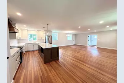 18 Oak Street, Derry, NH 03038 - Photo 8