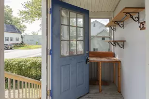 27 Fowler St, Keene, NH 03431 - Photo 2